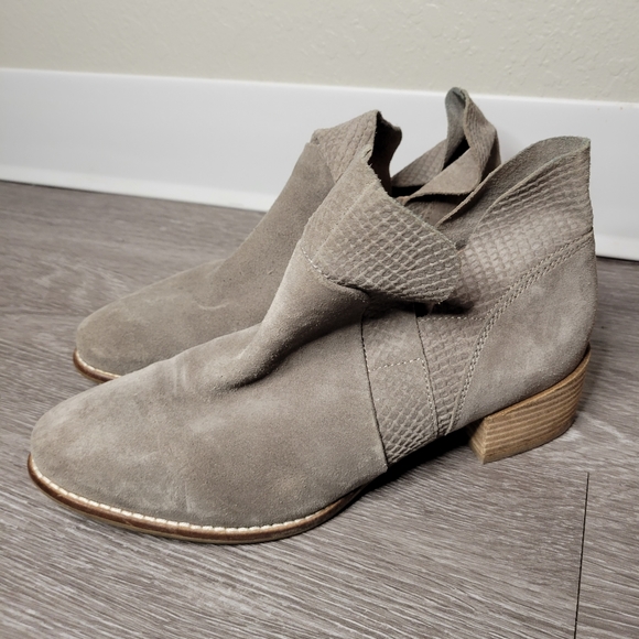 Seychelles Booties - Picture 8 of 8